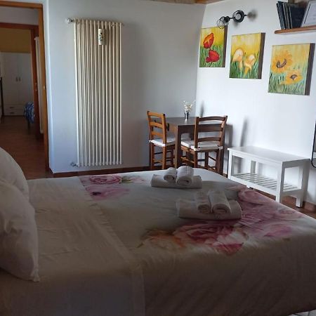 Bed and Breakfast Villino Tronchetto Bianco Mola di Bari Exterior foto
