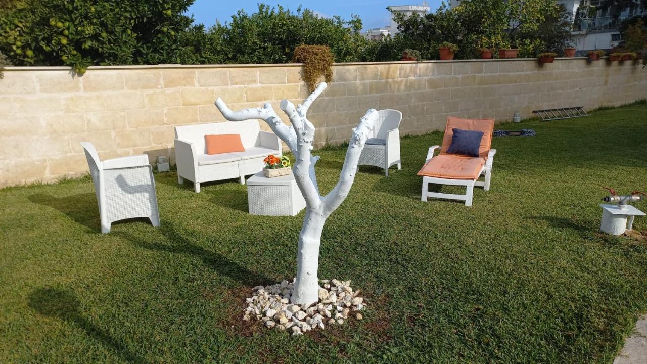 Bed and Breakfast Villino Tronchetto Bianco Mola di Bari Exterior foto