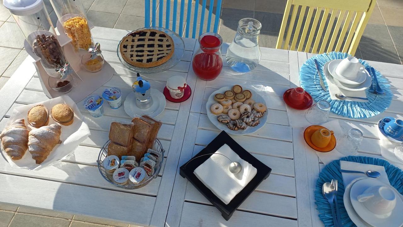 Bed and Breakfast Villino Tronchetto Bianco Mola di Bari Exterior foto